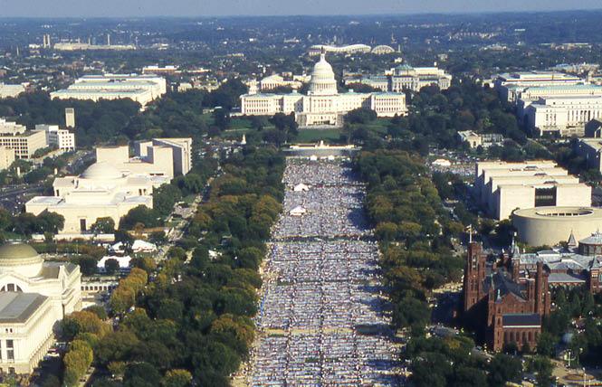The AIDS quilt was last fully displayed in October 1996 on the National Mall in Washington, D.C. Photo: Rick Gerharter