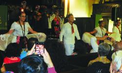 Female mariachi band celebrates Día de los Muertos