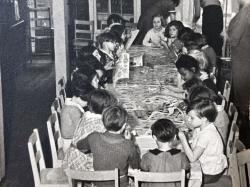 Students craft with one another at Ellis Memorial & Eldredge House (now Ellis Early Learning) in the South End in 1973. Courtesy photo.