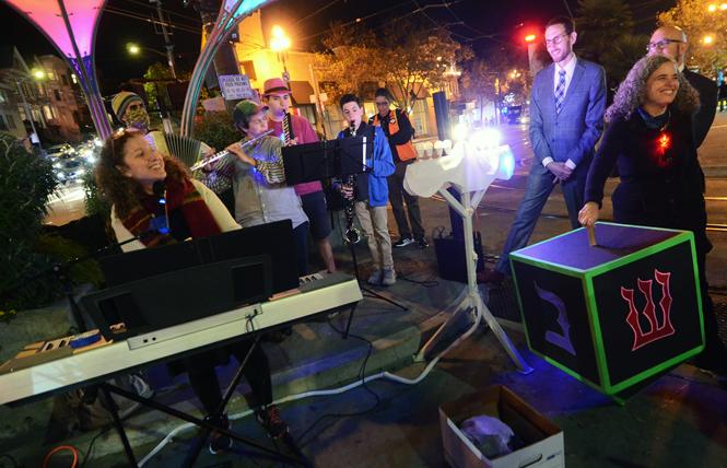 Bay Area Reporter :: Hanukkah celebration returns to the Castro - Vimarsana News