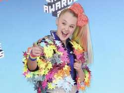 JoJo Siwa Marks First Anniversary of Coming Out with Insta Post