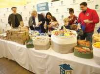 Pine Street Inn Serves Over 2,000 Thanksgiving Meals with Help from Familiar Boston Faces